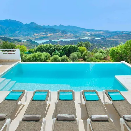 Villa La Almena Blanca By Vintage Travel *